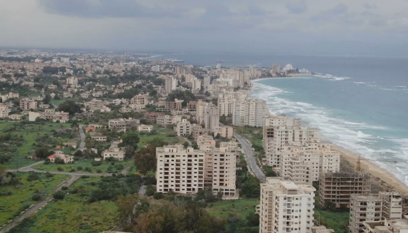 Βίντεο: Η «περίκλειστη» Αμμόχωστος από ψηλά – Η λεηλασία της πόλης