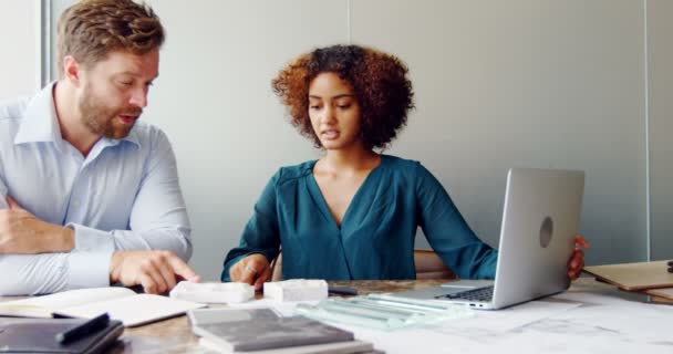 7 προτάσεις που δεν λέει ένας έξυπνος άνθρωπος – Πως κινείσαι επαγγελματικά