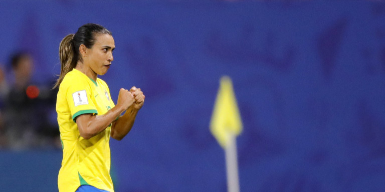Μάρτα: Η Βραζιλιάνα παίκτρια ποδοσφαίρου που έγραψε ιστορία – Ξεπέρασε όλους τους άνδρες σκόρερ στο Μουντιάλ (φώτο)