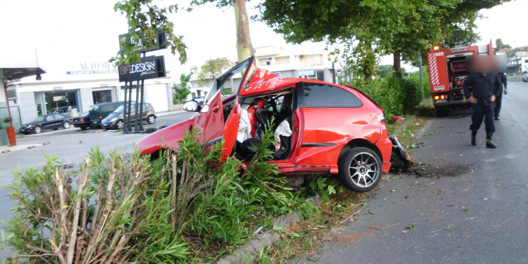Καλαμάτα: Τροχαίο δυστύχημα με θύμα 22χρονο οδηγό – Η μηχανή βγήκε από το καπό