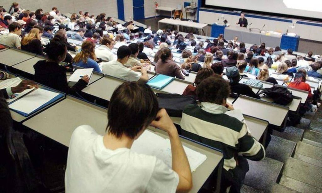 Το γραπτό ενός φοιτητή επιφύλασσε μία πραγματική έκπληξη για τον καθηγητή που το διόρθωσε (φώτο)