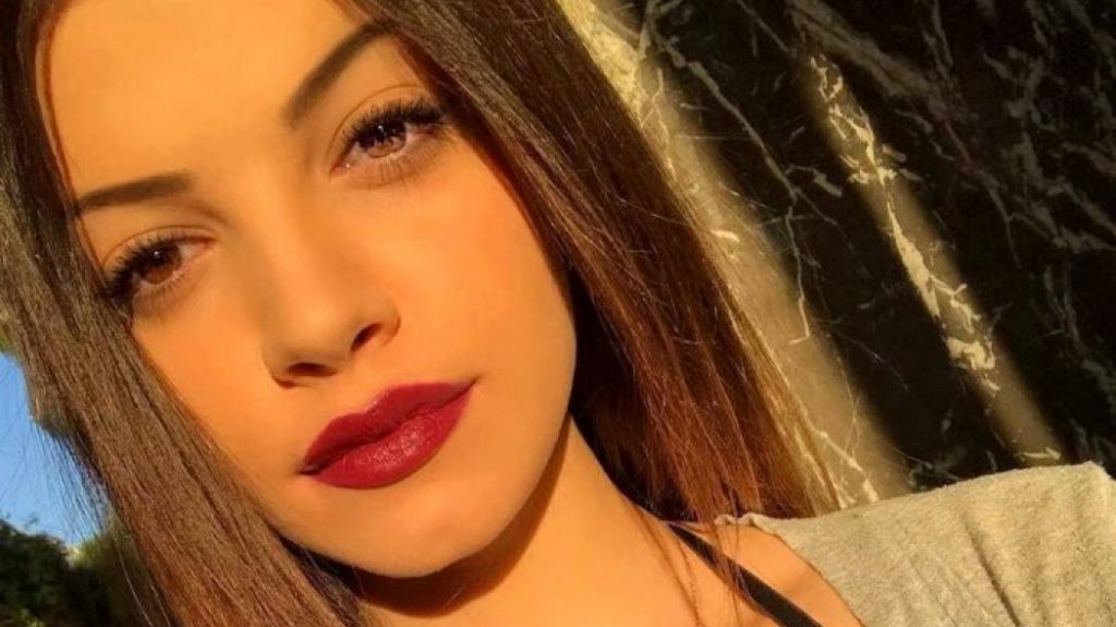 Άλλαξε, μεγάλωσε, ομόρφυνε: Η εγγονή της Τζένης Καρέζη είναι ο ορισμός της φυσικής ομορφιάς