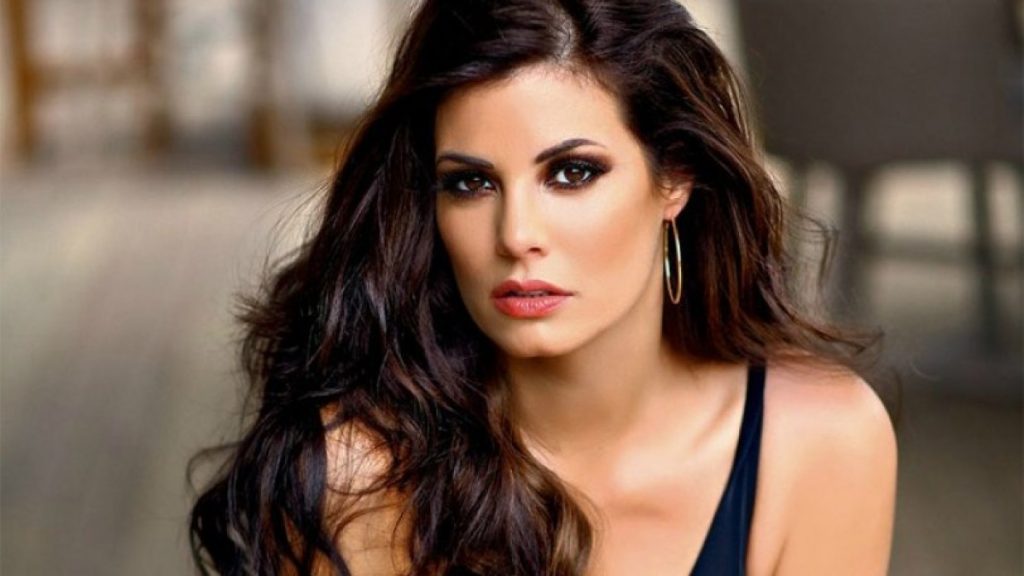 Μαρία Κορινθίου: «Με έχουν πολεμήσει γιατί είμαι αληθινή και δεν έχω πλάτες» (βίντεο)