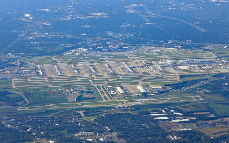 Tο πιο πολυσύχναστο αεροδρόμιο του κόσμου – Περισσότεροι από 300.000 επιβάτες αποβιβάζονται στους χώρους του (βίντεο)