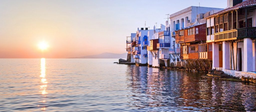 Μύκονος: Νέο «χτύπημα» από τον εστιάτορα με τα… χρυσά καλαμαράκια – 78 ευρώ το φιλέτο κοτόπουλο