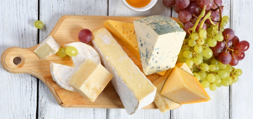 Κι όμως τόσα χρόνια κόβαμε λάθος τα τυριά