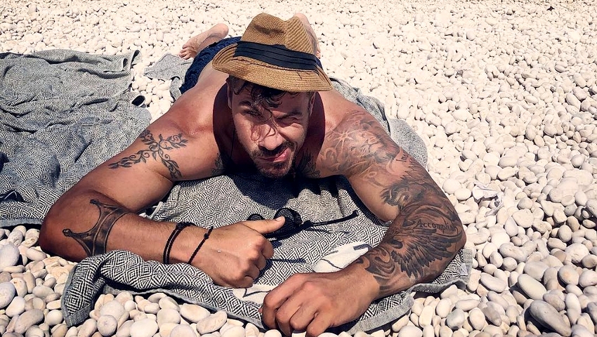 Κανένας Άκης! Δεν φαντάζεστε ποιο είναι το πραγματικό όνομα του Πετρετζίκη!