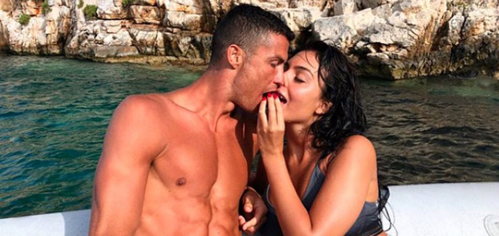 Οι χλιδάτες διακοπές του Κριστιάνο Ρονάλντο στη Μεσσηνία και το φιλοδώρημα των 25.000 ευρώ!