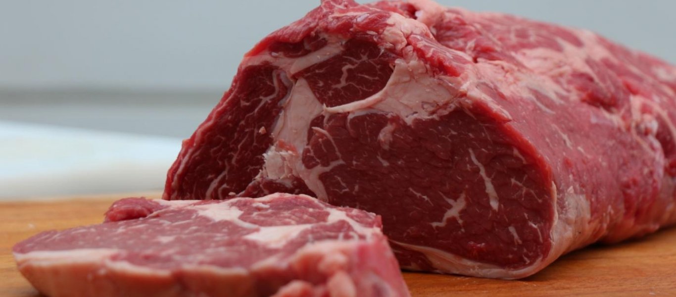 Το απλό κόλπο για να ξεπαγώσετε το κρέας σε μόλις 10 λεπτά (βίντεο)