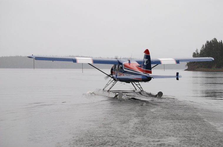 Έχετε αναρωτηθεί ποτέ πώς προσγειώνονται τα αεροπλάνα στο νερό; (βίντεο)