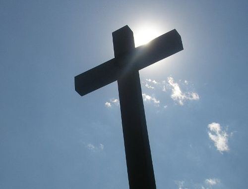 Μην λες «Χτύπα ξύλο»! – Η Εκκλησία καταδικάζει την φράση!