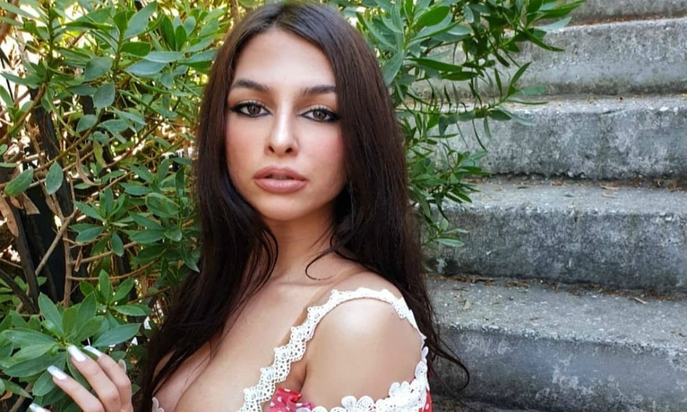 Ποια είναι η Ελληνίδα barwoman που ξεσηκώνει το instagram; (φωτο)