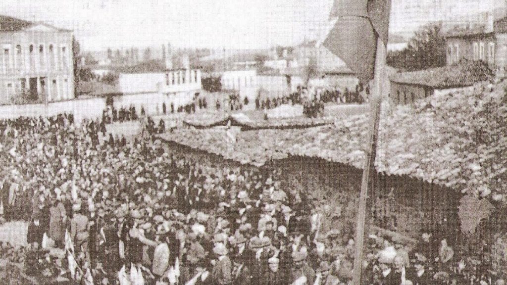 Σαν σήμερα: Η απελευθέρωση της Κορυτσάς από τα στρατεύματα της Αυτονόμου Ηπείρου