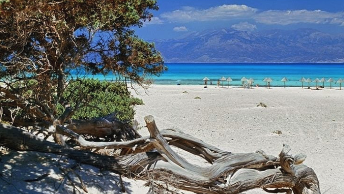 Το νησί του ενός κατοίκου: Η ελληνική Χαβάη έχει όλο το πακέτο που ψάχνεις