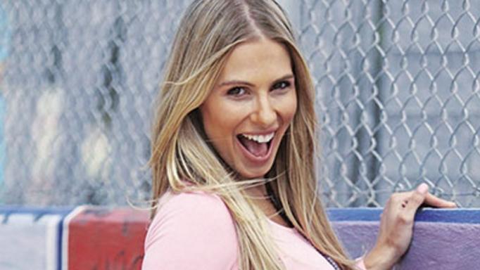 Ιρένε Τροστ: «Ζαλίζει» τον αντρικό πληθυσμό με το μικροσκοπικό μαγιό της (φώτο)