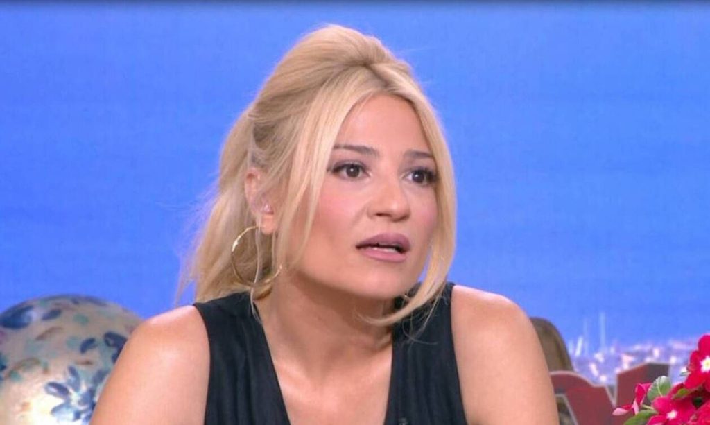 «Τα πήρε» η Φαίη Σκορδά: «Δεν θέλω να ξανακούσω το όνομα Τριαντάφυλλος» (βίντεο)