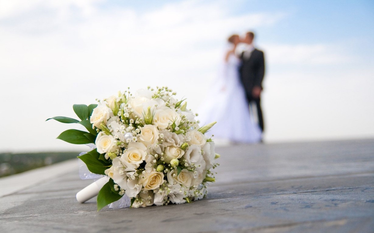 Πως ξαναπαντρεύεται ένα διαζευγμένο ζευγάρι – Ποιος γίνεται κουμπάρος