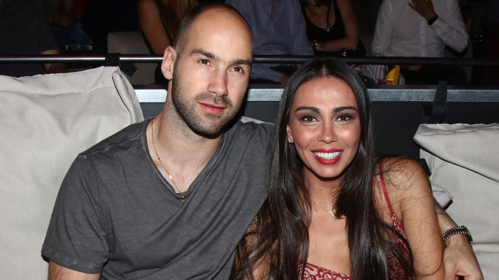 «Έριξε» το Instagram το βίντεο Σπανούλη-Χοψονίδου με τα 5 παιδιά τους (βίντεο)