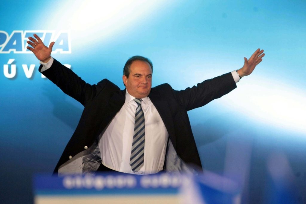 Live: Η πρώτη ομιλία του Καραμανλή μετά από δέκα χρόνια (βίντεο)