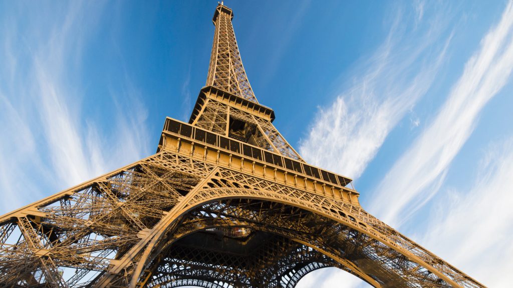 Όσα δεν ξέρετε για τον Πύργο του Άιφελ – Τι χρώμα είχε όταν κατασκευάστηκε;