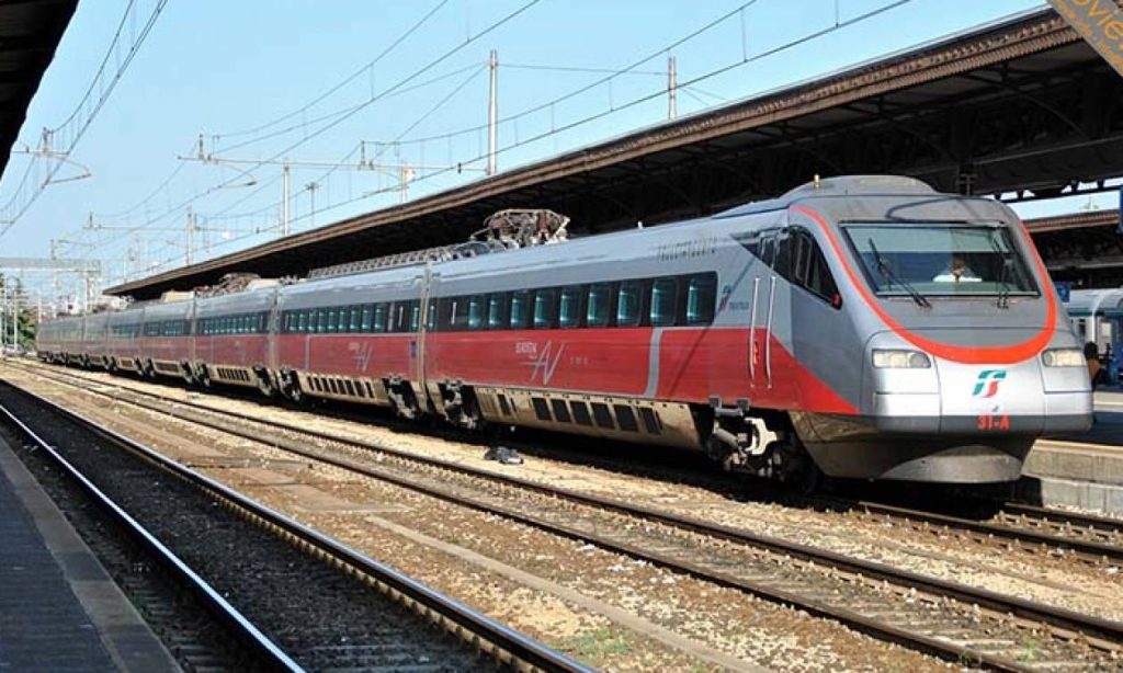 «Ασημένιο Βέλος»: Ολες οι πληροφορίες για τα νέα τρένα που θα κάνουν το δρομολόγιο Αθήνα-Θεσσαλονίκη σε 3,5 ώρες