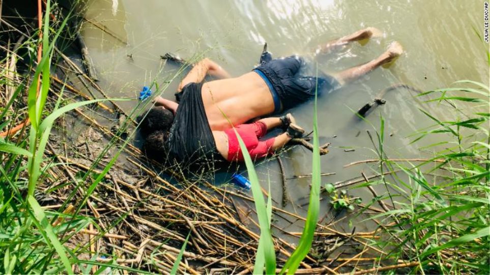 Φωτογραφία που σοκάρει στις ΗΠΑ: Πατέρας νεκρός στο ποτάμι με την κόρη του