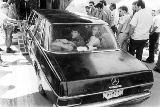 Σαν σήμερα: Η αεροπειρατεία πάνω από την Κόρινθο και η «Επιχείρηση Αστροπελέκι» (φωτο)