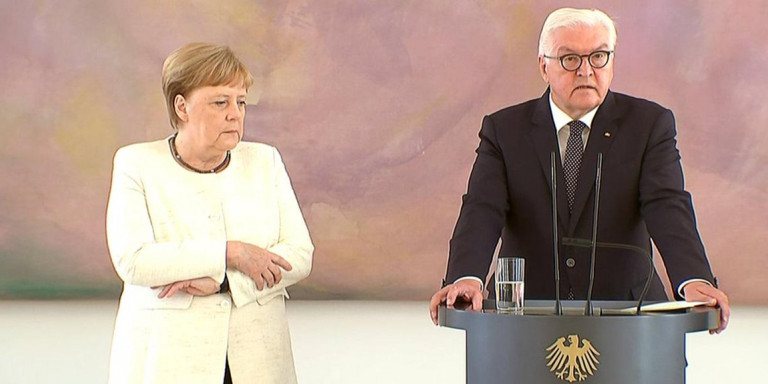 Η Άνγκελα Μέρκελ εμφανίστηκε πάλι να τρέμει – Πώς προσπαθεί να το κρύψει (βίντεο)