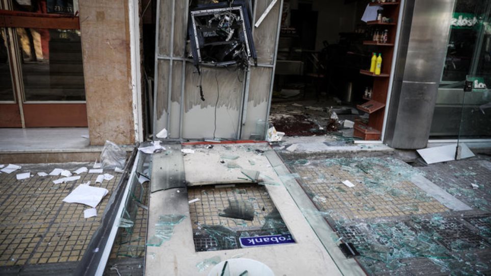 Θεσσαλονίκη: Άγνωστοι προκάλεσαν έκρηξη σε ΑΤΜ και αφαίρεσαν χρήματα