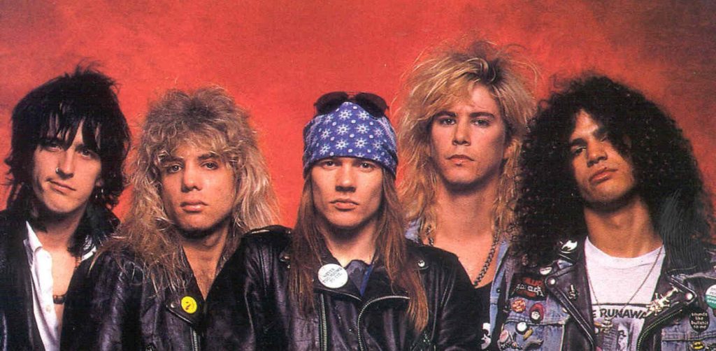 Μέλος των Guns N’ Roses αυτομαχαιρώθηκε στο στομάχι (βίντεο)