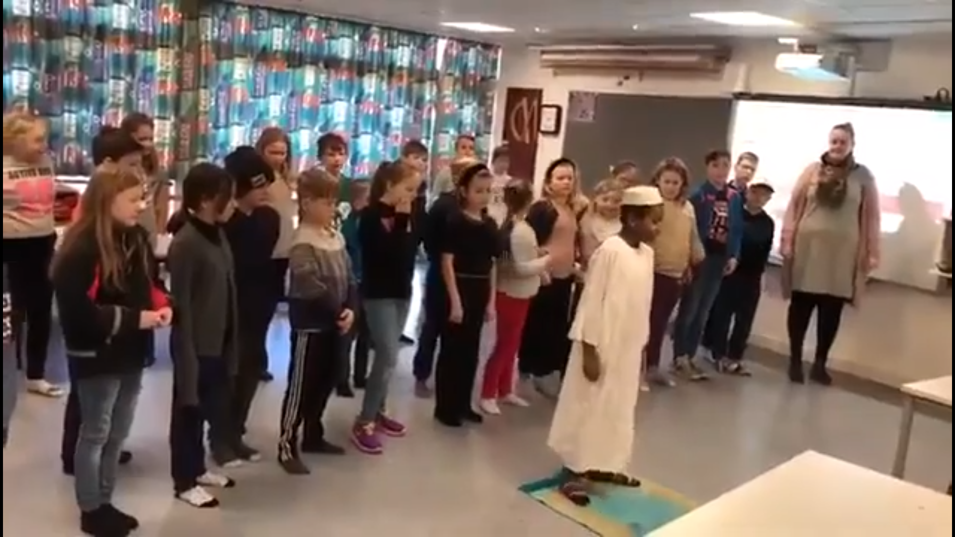 Σοκ στη Δανία από βίντεο που δείχνει μαθητή από το Σουδάν να φωνάζει «ο Αλλάχ είναι μεγάλος»