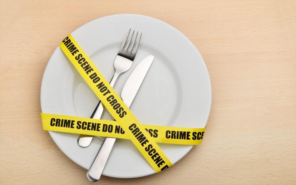 Δηλητηρίαση: Προσοχή στις 5 πιο επικίνδυνες καλοκαιρινές τροφές