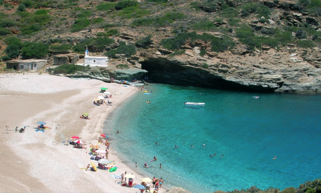 2 ώρες από Ραφήνα: Το νησί με τα πιο φτηνά εισιτήρια σε καλεί να το ανακαλύψεις