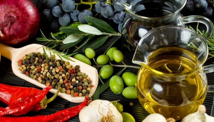 Μεσογειακή διατροφή: Σωτήρια για αυτές τις παθήσεις