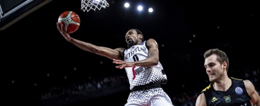 Πάντερ: Μην του… αντιμιλάτε του παιδιού! (φωτό, βίντεο)