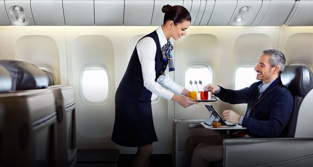 Αυτό είναι το κόλπο για να ταξιδεύετε στη business class χωρίς να… έχετε πληρώσει