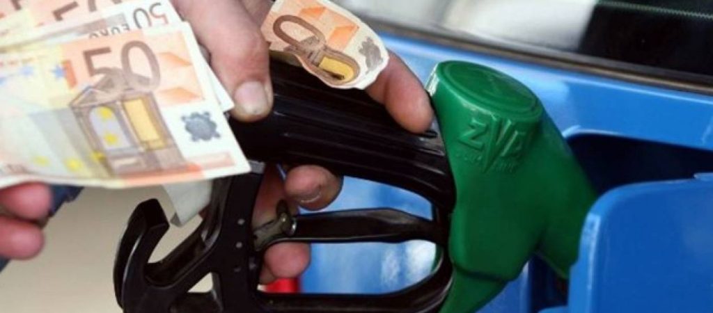 Στα «ύψη» η τιμή της βενζίνης – Θα αγγίξει το 1,70 η αμόλυβδη