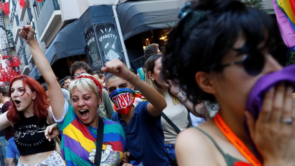 Επεισόδια στην πορεία των ομοφυλόφυλων στην Τουρκια