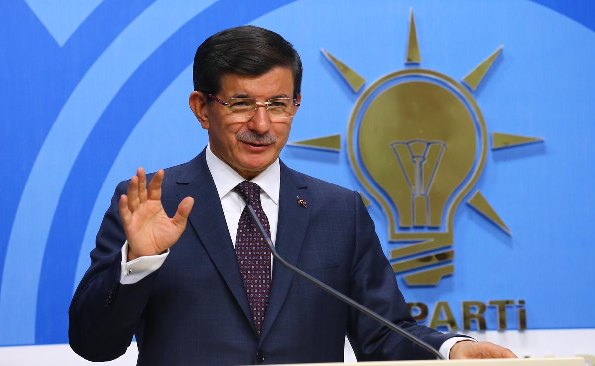 Νταβούτογλου κατά Ερντογάν: «Πήγες το κόμμα από το 49% στο 34% – Το AKP δεν είναι δικό σου – Βλάπτεις την προεδρία»