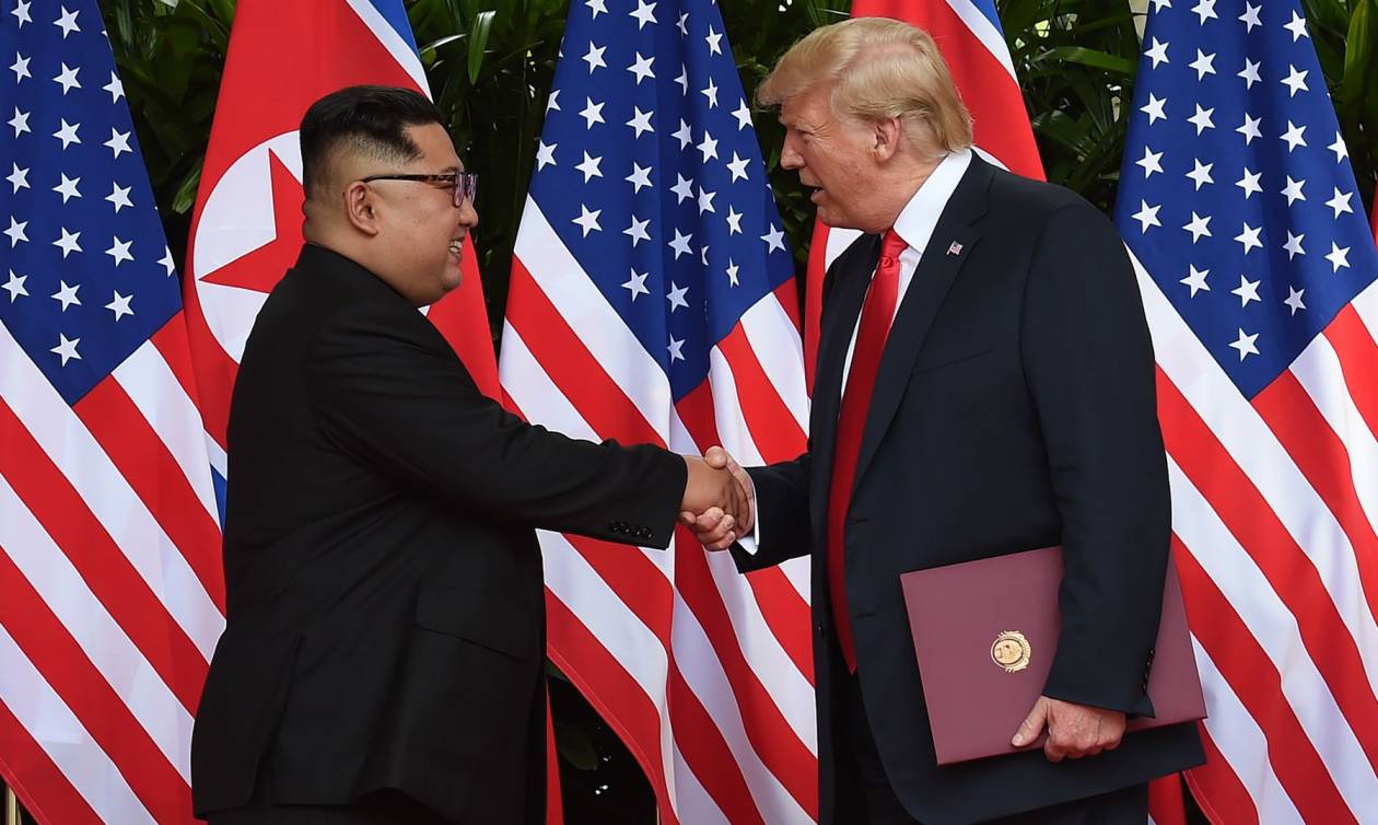 Ιστορική συνάντηση Ντ.Τραμπ – Κιμ Γιονγκ Ουν: Ο πρώτος Αμερικανός πρόεδρος που πάτησε στη Βόρεια Κορέα (βίντεο) (upd)