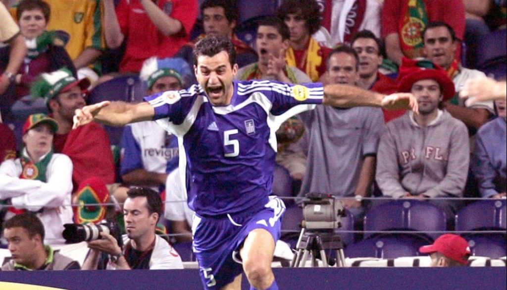 Σαν σήμερα 15 χρόνια πριν: Το ιστορικό γκολ του Δέλλα στον ημιτελικό με την Τσεχία στο EURO 2004 (βίντεο)