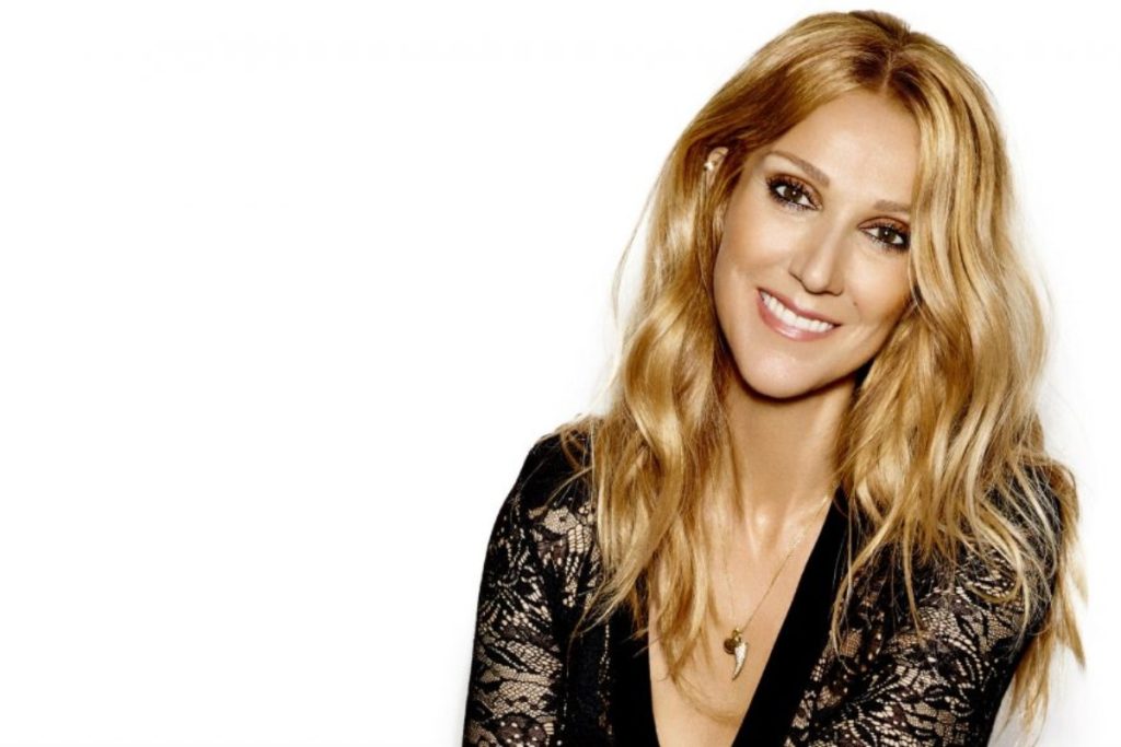 Η 51χρονη Σελίν Ντιόν εμφανίστηκε στους δρόμους του Παρισιού φορώντας μόνο ένα… κορμάκι! (φωτο)