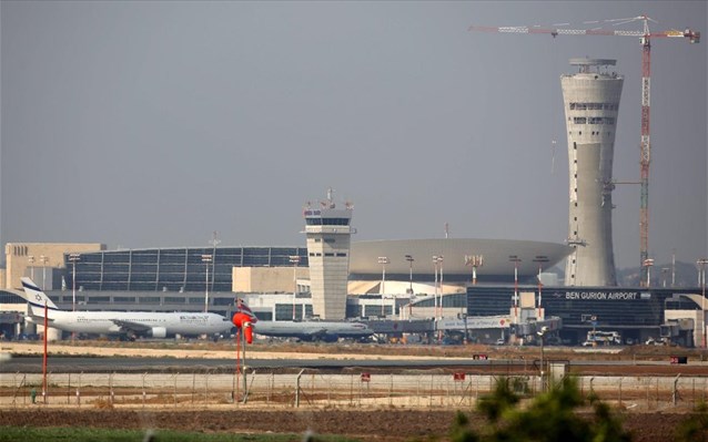 Βίντεο: Βοeing 737 με βλάβη σε τροχό εκτελεί αναγκαστική προσγείωση στο αεροδρόμιο Μπεν Γκουριόν του Ισραήλ