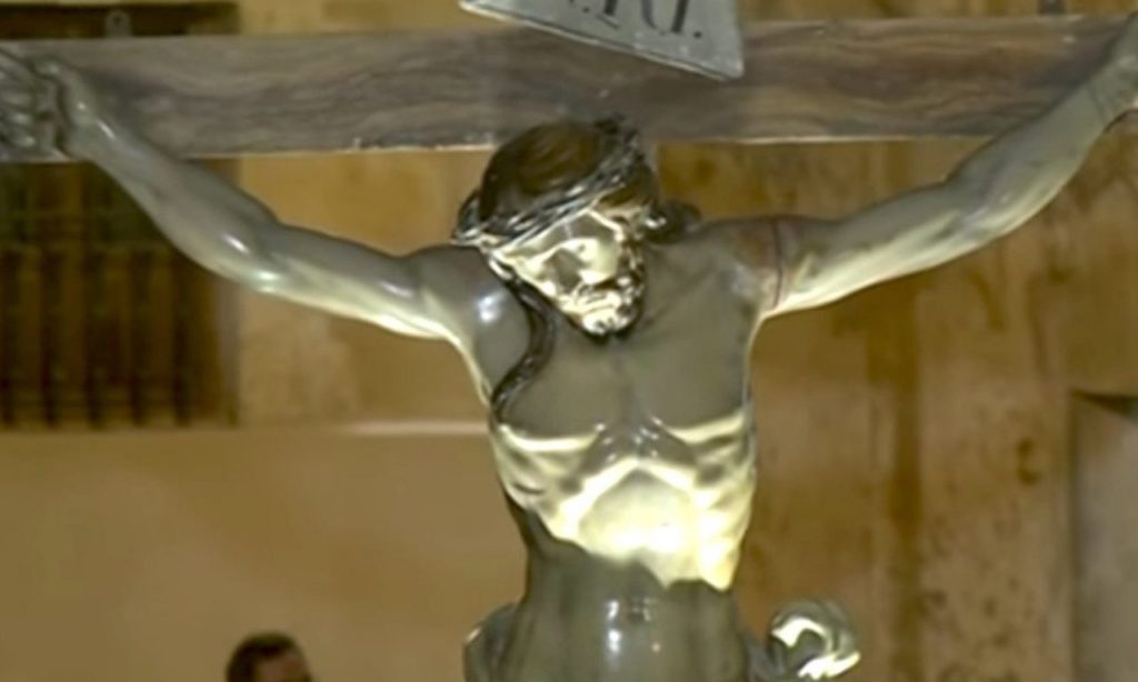 Μυστηριώδες σημείωμα βρέθηκε μέσα σε άγαλμα του Ιησού του 18ου αιώνα