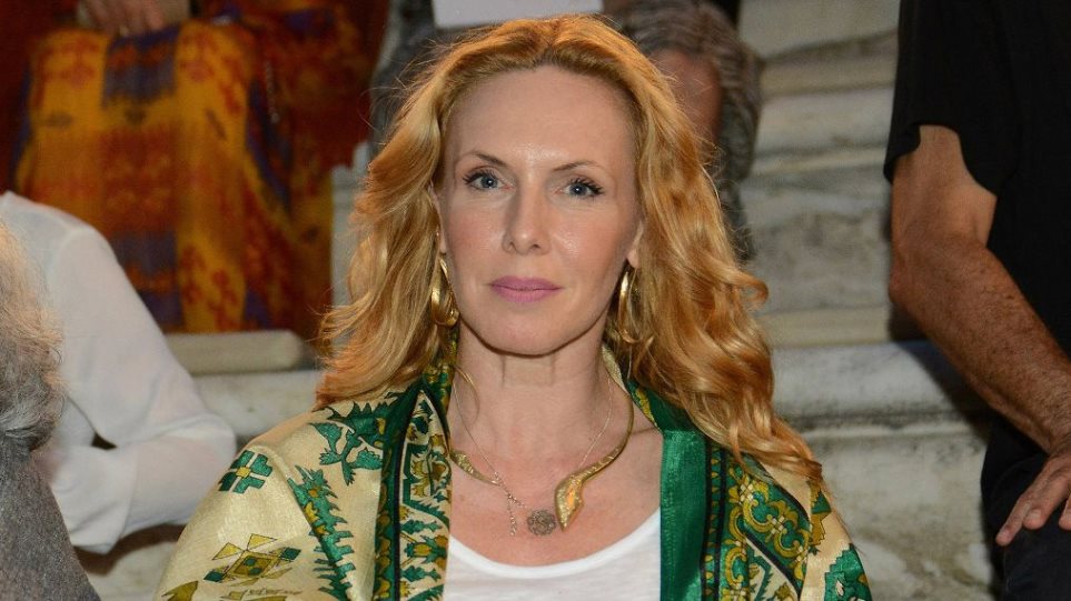 Eβελίνα Παπούλια: Είχε αρνηθεί ρόλο που έκανε απίστευτη επιτυχία (βίντεο)