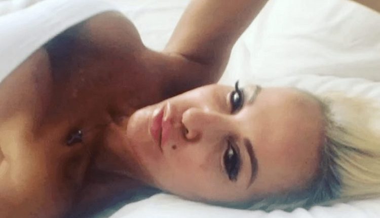 Νατάσα Καλογρίδη: Κάνει το «γύρο» του διαδικτύου το βίντεο με τα βίτσια της