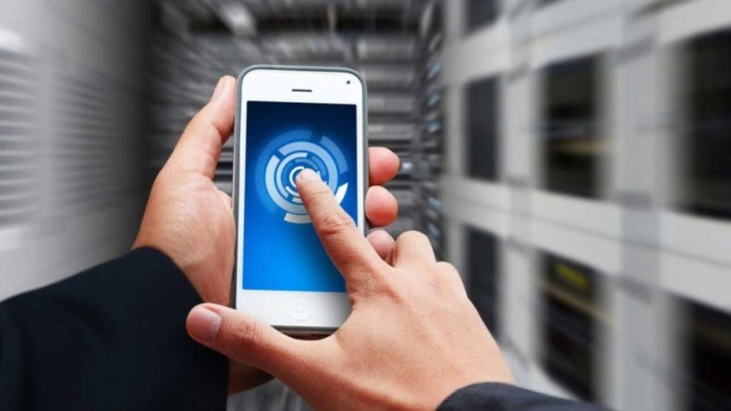 Κίνα: Συνοριοφύλακες «φυτεύουν» ειδικό λογισμικό παρακολούθησης σε κινητά τουριστών