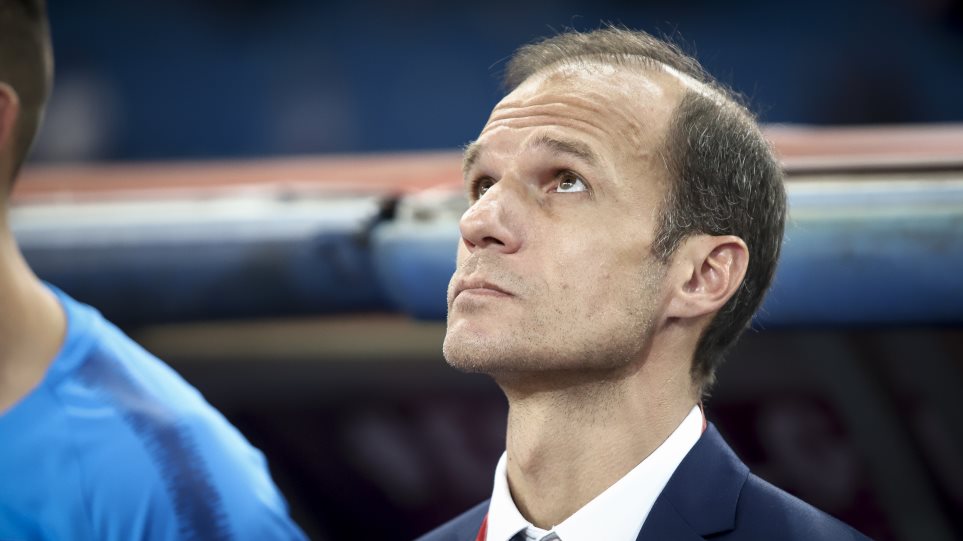 Μπασινάς: «Γράφονται ψέματα για την Εθνική, να σκύψουμε το κεφάλι και να δουλέψουμε»