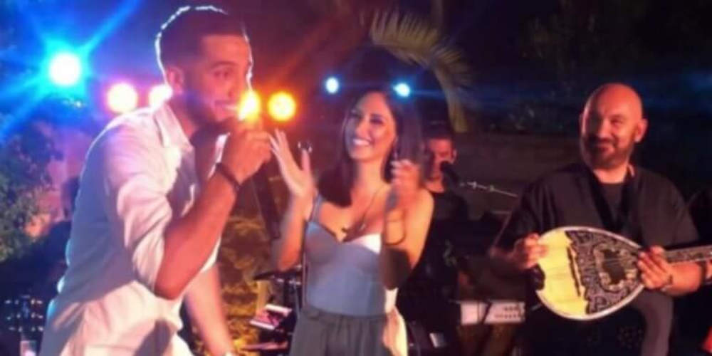 Χαμός: Ο Μανωλάς τραγουδάει Ζευγαρά και γιορτάζει την μεταγραφή του (βίντεο)