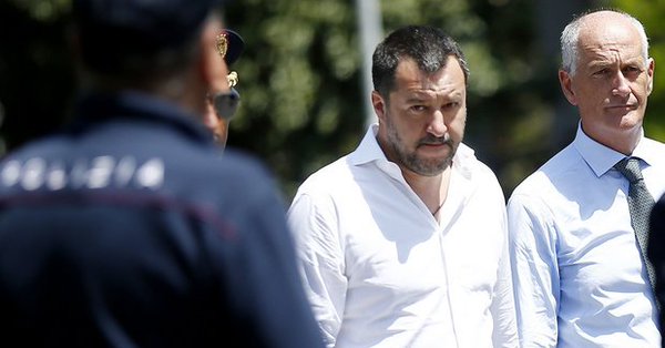 Σαλβίνι σε Γερμανίδα πλοίαρχο: «Γύρνα πίσω στην πατρίδα σου και άσε τους Ιταλούς να φροντίσουν για την δική τους»